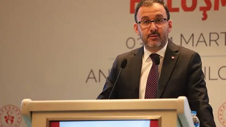 Bakan Kasapoğlu, genç gönüllülerle bir araya geldi