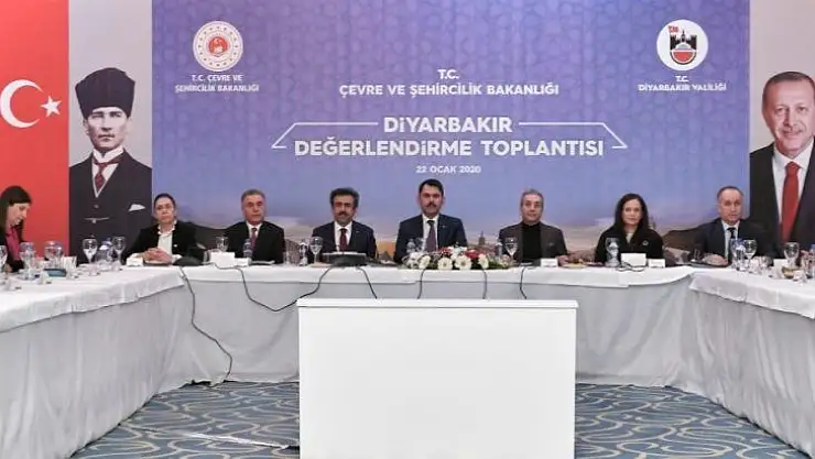 Bakan Kurum Diyarbakır'da 'Değerlendirme Toplantısı'na katıldı
