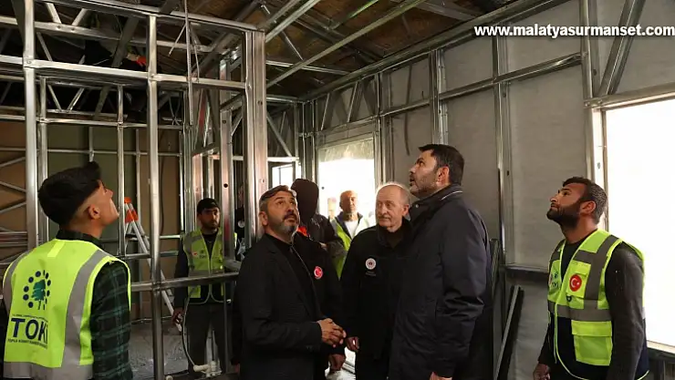 Bakan Murat Kurum, Adıyaman'da barınma alanının kurulacağı bölgede incelemelerde bulundu