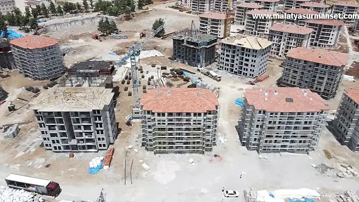 Bakan Özhaseki'den İslahiye'de yapımı devam eden konutlara ilişkin paylaşım