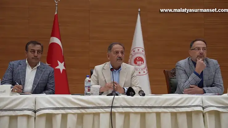Bakan Özhaseki  Güvenli Konutları En Kısa Sürede İnşa Ederek Teslim Edeceğiz