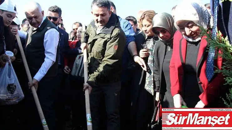 Bakan Pakdemirli ve Binali Yıldırım 850 bin fidanın dikildiği törende buluştu