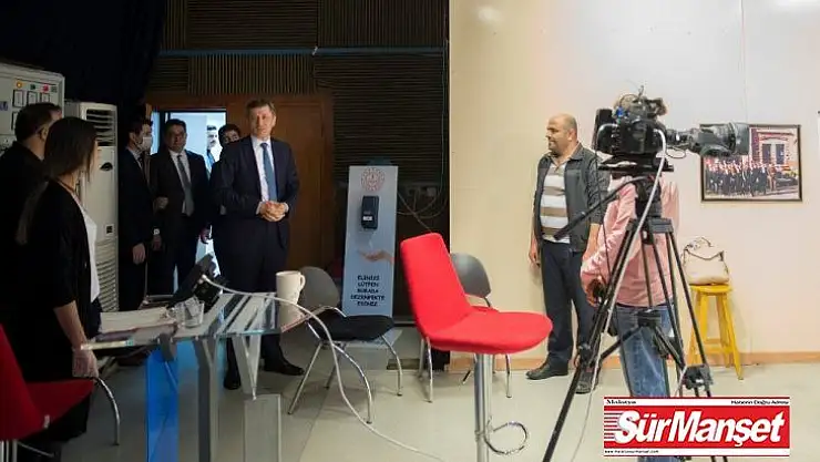 Bakan Selçuk: 'Siz bize kalbinizin derinliklerinden bir kez 'kolay gelsin' deyin biz hepsini hallederiz'