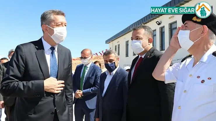 Bakan Selçuk'tan velilere çağrı: 'Çocuklarını telefi eğitimlerine göndersinler'