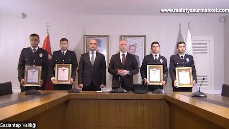 Bakan Soylu'dan saldırı girişimine anında müdahale eden polislere ödül
