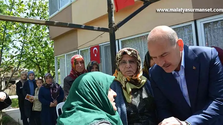 Bakan Soylu'dan Yalovalı şehidin ailesine ziyaret
