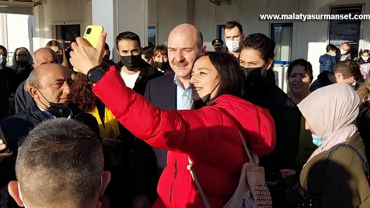 Bakan Soylu'ya Z kuşağı sevgisi