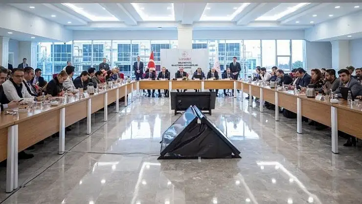 Bakan Turhan: 'Kanal İstanbul'un imar planı onaylandı, askı sürecinin bitmesinin ardından ihale sürecini başlatacağız' (1)
