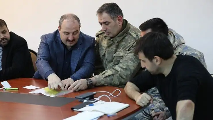 Bakan Varank sıcak bölgede