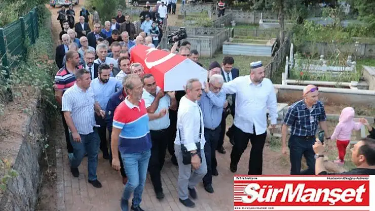 Bakan Yardımcısı Dursun, gözyaşları arasında toprağa verildi