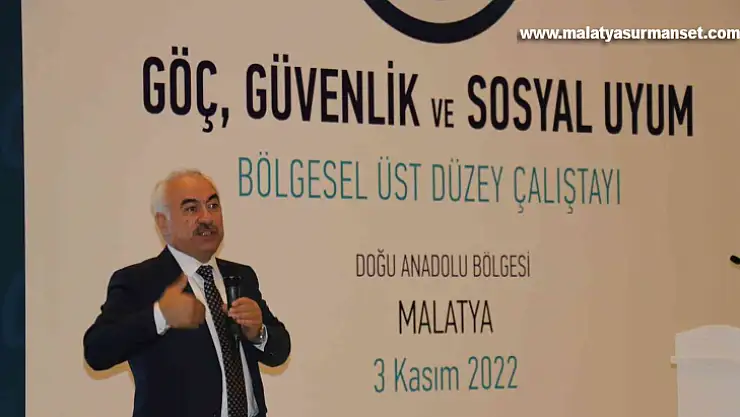 Bakan Yardımcısı Ersoy: 'Biz, birilerinin yaptığı gibi Ege Denizi'nde botlarını şişleyip, çocukları soğuk sularda ölüme mahkum edemezdik'