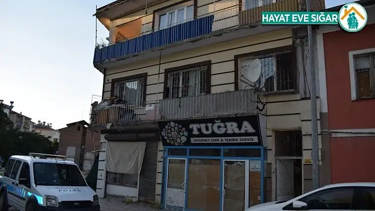 Balkondan düşen çocuğu vatandaşlar fark etti