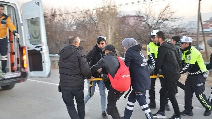 Bariyerlere çarpan motosiklet sürücüsü yaşamını yitirdi