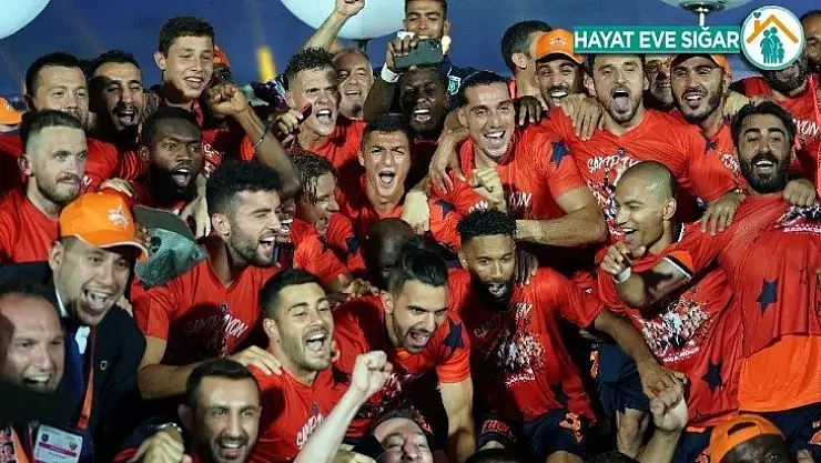 Başakşehir'de 13 futbolcu ilk kez şampiyonluk yaşadı