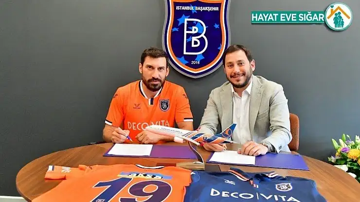 Başakşehir, Şener Özbayraklı'yı kadrosuna kattı