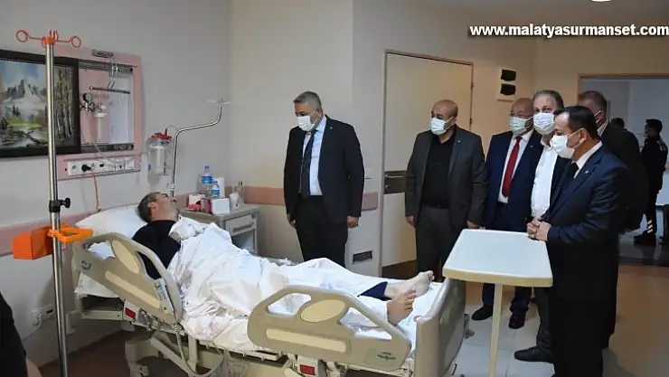 Başhekime 'hayırlı olsun', yaralıya 'geçmiş olsun' ziyareti