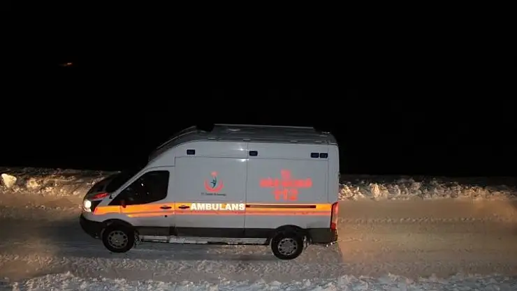 Başkale'de 5 saat süren hasta kurtarma operasyonu