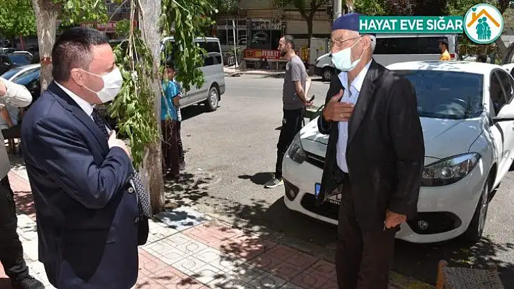 Başkan Beyoğlu, bayram sonrası esnaf ve vatandaşlarla bir araya geldi