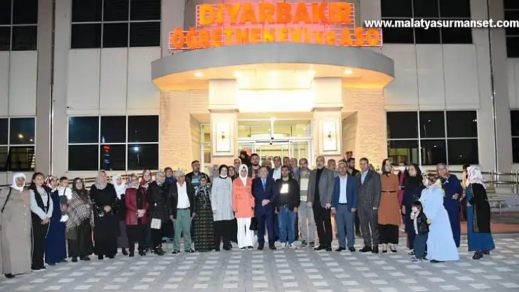 Başkan Beyoğlu evlat nöbetindeki ailelerle iftarda bir araya geldi