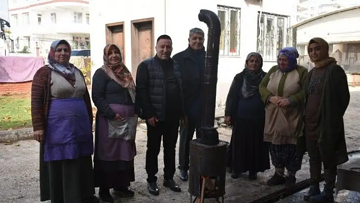 Başkan Beyoğlu'ndan kadın pazarcılara destek ziyareti