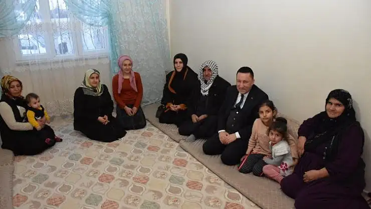 Başkan Beyoğlu, tek gözlü evde yaşayan mağdur aileye sahip çıktı