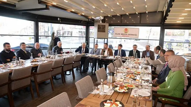 Başkan Çetin gazetecilerle kahvaltıda buluştu