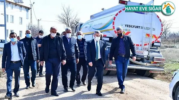 Başkan Çınar, Dilek Mahallesi'ndeki yol çalışmalarını inceledi