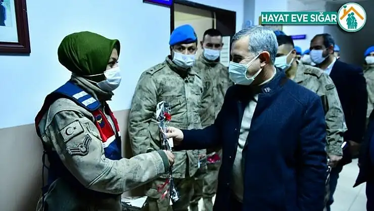 Başkan Çınar, görevlileri yeni yılda yalnız bırakmadı