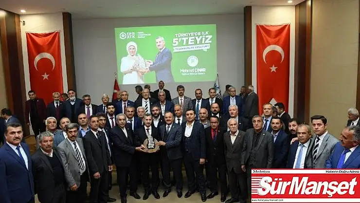 Başkan Çınar, ödüllü projelerini muhtarlara anlattı