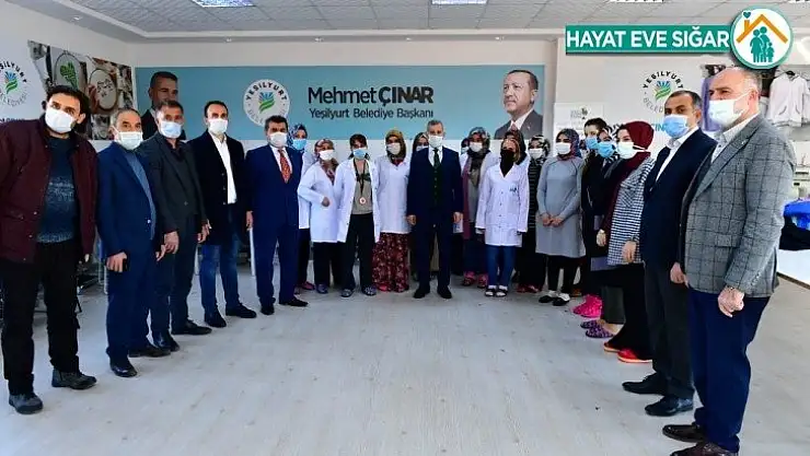 Başkan Çınar, tekstil kursunu ziyaret etti