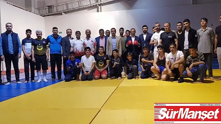 Başkan Dağtekin Avrupa'da derece yapan sporcularla bir araya geldi