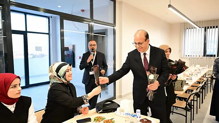 Başkan Geçit Kadınlarımız Sevginin Ve Umudun Kaynağıdır