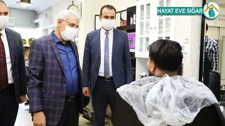 Başkan Güder, berber ve kuaförleri ziyaret etti