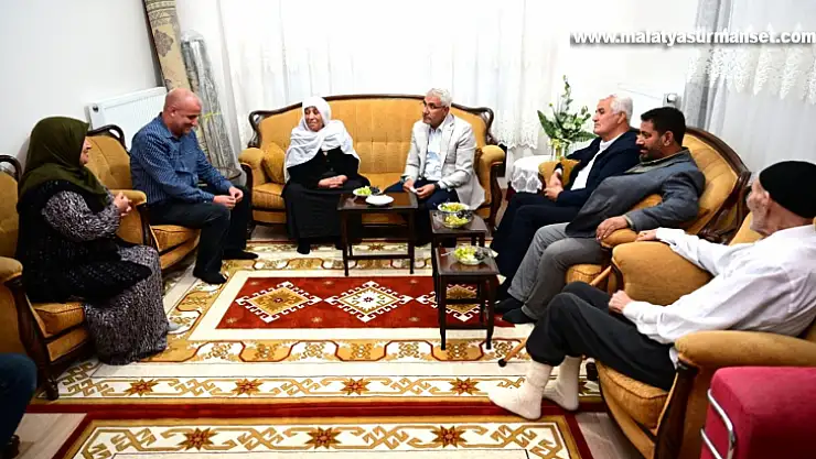 Başkan Güder Kalıcı Konutlara Taşınan Ev Sahiplerine Misafir Oldu