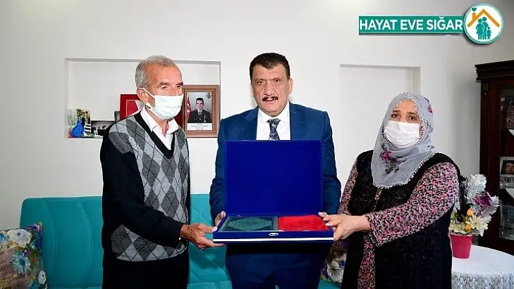 Başkan Gürkan'dan şehit ailelerine ziyaret