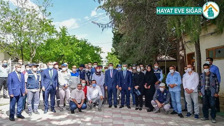Başkan Gürkan, mezarlık personeliyle bir araya geldi