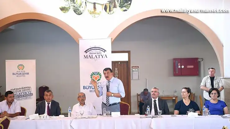 Başkan Gürkan muhtarlara yapılan hizmetleri anlattı