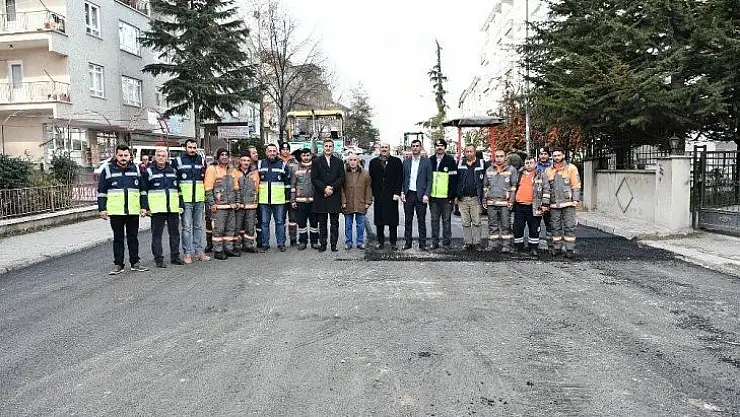 Başkan Köse yollara asfalt serdi