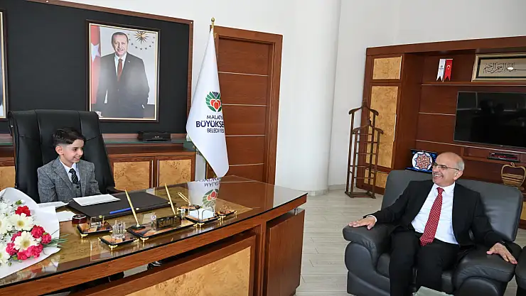 Başkan Sami Er Belediye Başkanlığını Çoloğlu'na Bıraktı