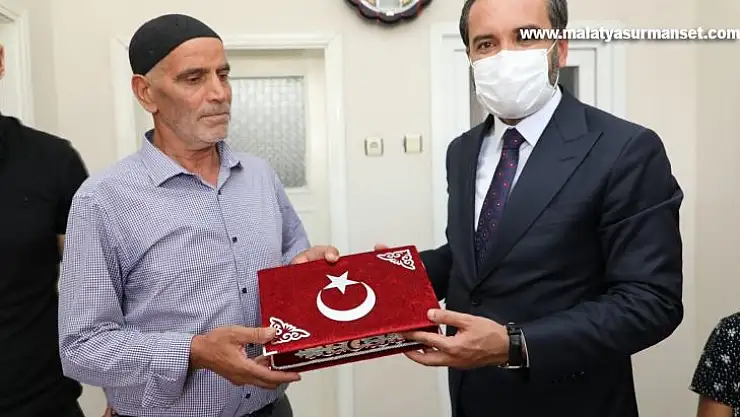 Başkan Şerifoğulları, 'Huzur ve güven içerisinde yaşadığımız bu toprakları şehitlerimizin ve gazilerimizin kahramanlıklarına borçluyuz'