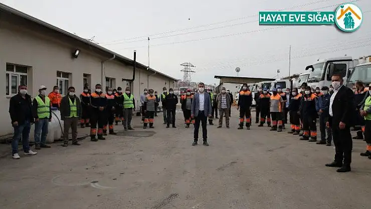 Başkan Şimşek, 1 Mayıs'ı Gölbaşı Belediyesi çalışanları ile kutladı