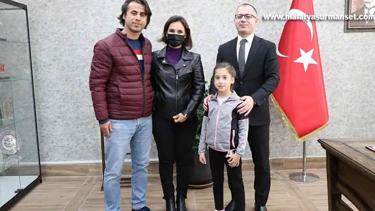 Başkan Vekili Koç, şampiyon Aktaş'ı ödüllendirdi