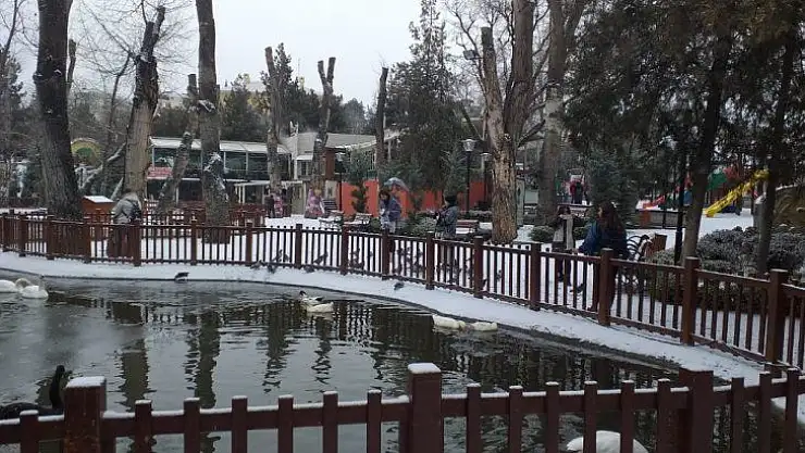 Başkent beyaza büründü