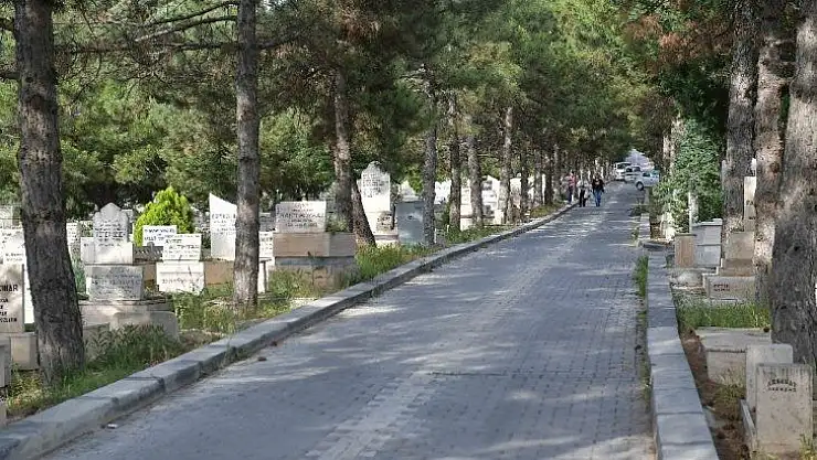 Başkent'te mezarlık defin ücretleri yeniden belirlendi
