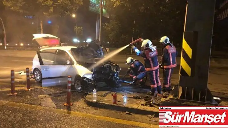 Başkent'te yön levhasına çarpan otomobil alev aldı