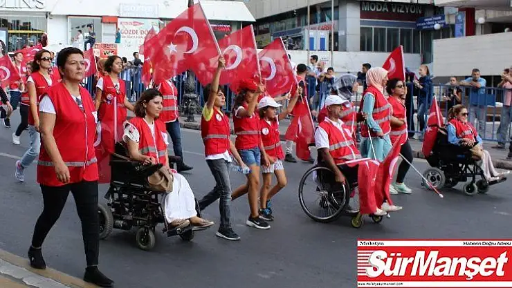 Başkent'te Zafer Yürüyüşü'ne büyük ilgi