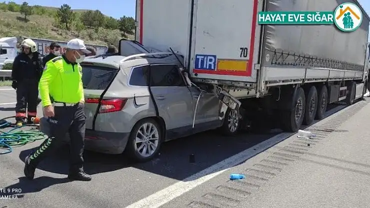 Başkentte cip tıra arkadan çarptı: 2 ölü, 3 yaralı