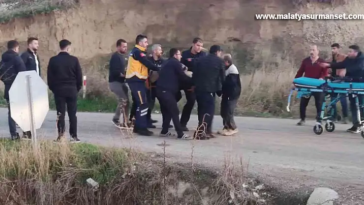 Otomobil tarlaya uçtu: 4 yaralı