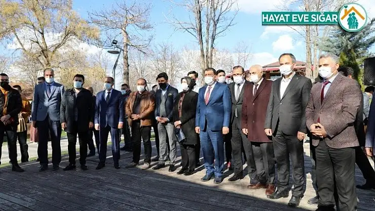 Battalgazi Belediyesi'nden kitapseverlere anlamlı hediye