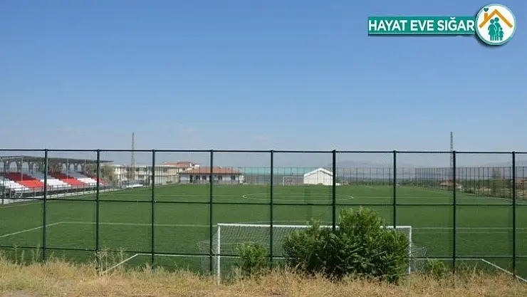 Battalgazi futbol sahası yenilendi